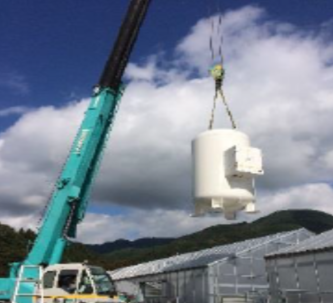 写真:タンク設置工事