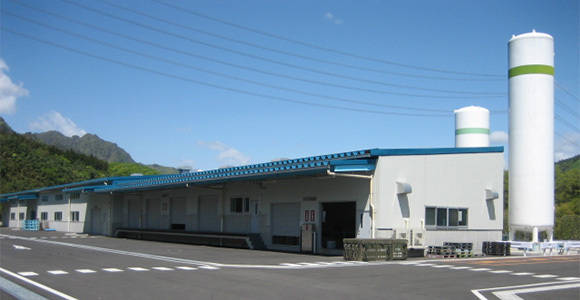 写真:炭酸ガスを扱う建物