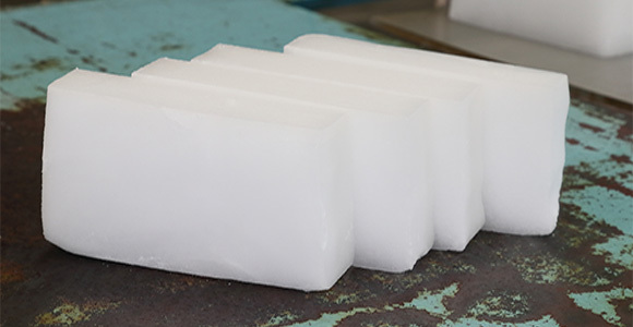 写真:板状のドライアイス