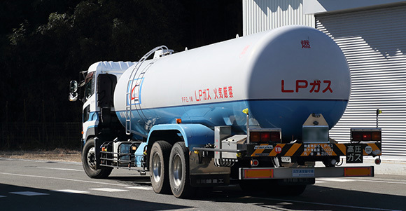 写真:LPガス貯蔵タンク
